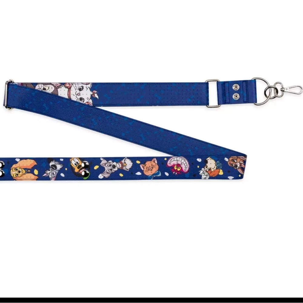 NWT. Disney Parks Cats Dogs Pets Pin Trading Strap For Pin Displaying.